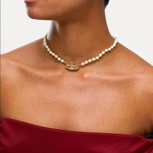 Vivienne Westwood Mini Bas Pearl necklace